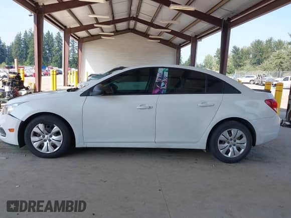 2016 Chevrolet Cruze LS z VIN 1G1PC5SH1G7221655, wystawiony jako IAAI lot #43140380 z przebiegiem 129 315 mil mil oraz . Historia ofert i sprzedaży dostępna na DreamBid. Obrazek 14.