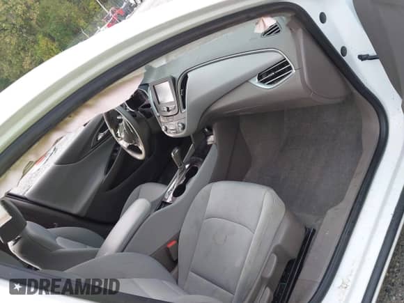 2018 Chevrolet Malibu LS z VIN 1G1ZB5ST7JF277595, wystawiony jako IAAI lot #43289380 z przebiegiem 62 729 mil mil oraz . Historia ofert i sprzedaży dostępna na DreamBid. Obrazek 5.