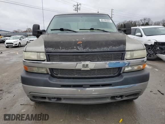 2002 Chevrolet Silverado 2500HD LS z VIN 1GCHK23G22F118262, wystawiony jako Copart lot #85195324 z przebiegiem 245 570 mil mil oraz Szkoda całkowita • Salvage title. Historia ofert i sprzedaży dostępna na DreamBid. Obrazek 5.