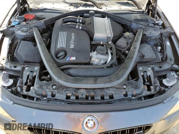 2018 BMW M3 CS с VIN WBS8M9C5XJ5L71389, выставлен на аукционе Copart как лот 68392765 с пробегом 77 070 миль миль и Списание • Salvage title. История ставок и продаж доступна на DreamBid. Изображение 11.