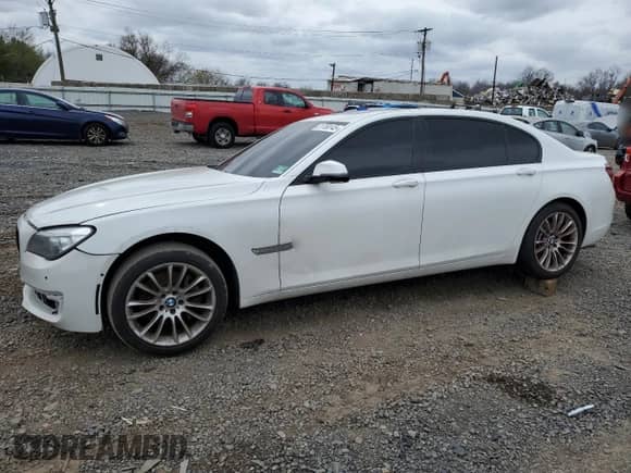 2013 BMW 7 Series 740Li xDrive с VIN WBAYF4C53DD127529, выставлен на аукционе Copart как лот 51750145 с пробегом 170 479 миль миль и Чистый • Clean title. История ставок и продаж доступна на DreamBid. Изображение 1.