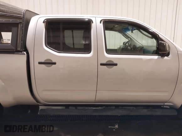 2008 Nissan Frontier SE z VIN 1N6AD09W08C426374, wystawiony jako IAAI lot #41308005 z przebiegiem 107 313 mil mil oraz . Historia ofert i sprzedaży dostępna na DreamBid. Obrazek 13.