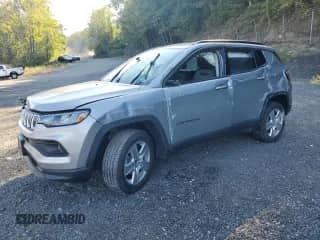 2022 Jeep Compass Latitude с VIN 3C4NJDBBXNT102313, выставлен на аукционе Copart как лот 80517845 с пробегом 28 189 миль миль и Списание • Salvage title. История ставок и продаж доступна на DreamBid. Изображение 1.
