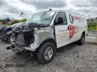 2024 Chevrolet Express Cargo с VIN 1GCWGAF79R1103764, выставлен на аукционе Copart как лот 57837425 с пробегом 24 563 миль миль и Списание • Salvage title. История ставок и продаж доступна на DreamBid. Изображение 1.