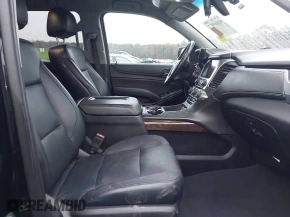 2019 Chevrolet Suburban LS z VIN 1GNSCGKC5KR321327, wystawiony jako IAAI lot #41069977 z przebiegiem 282 308 mil mil oraz . Historia ofert i sprzedaży dostępna na DreamBid. Obrazek 5.