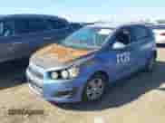 2014 Chevrolet Sonic LT с VIN 1G1JC6SH4E4220624, выставлен на аукционе IAAI как лот 42148428 с пробегом 196 235 миль миль и . История ставок и продаж доступна на DreamBid. Изображение 2.