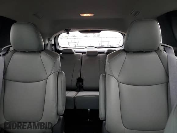 2025 Toyota Sienna XLE z VIN 5TDJSKFC4SS165299, wystawiony jako Copart lot #82189675 z przebiegiem 29 765 mil mil oraz Szkoda całkowita • Salvage title. Historia ofert i sprzedaży dostępna na DreamBid. Obrazek 10.