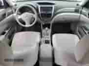 2011 Subaru Forester X z VIN JF2SHBBC4BG703679, wystawiony jako Copart lot #64521565 z przebiegiem 112 026 mil mil oraz Czysty tytuł • Clean title. Historia ofert i sprzedaży dostępna na DreamBid. Obrazek 8.