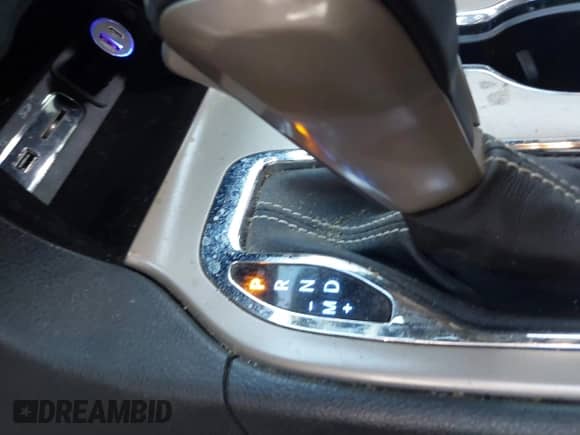 2017 Jeep Grand Cherokee Limited z VIN 1C4RJFBT2HC952183, wystawiony jako IAAI lot #42863514 z przebiegiem 113 422 mil mil oraz . Historia ofert i sprzedaży dostępna na DreamBid. Obrazek 19.