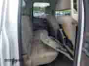 2015 Chevrolet Silverado 1500 LT z VIN 1GCRCREH0FZ166508, wystawiony jako Copart lot #59955685 z przebiegiem 149 775 mil mil oraz Szkoda całkowita • Salvage title. Historia ofert i sprzedaży dostępna na DreamBid. Obrazek 10.