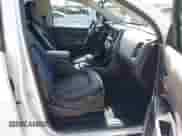 2019 Chevrolet Colorado 2WD Z71 z VIN 1GCGSDEN9K1270894, wystawiony jako IAAI lot #41744431 z przebiegiem 72 574 mil mil oraz . Historia ofert i sprzedaży dostępna na DreamBid. Obrazek 5.