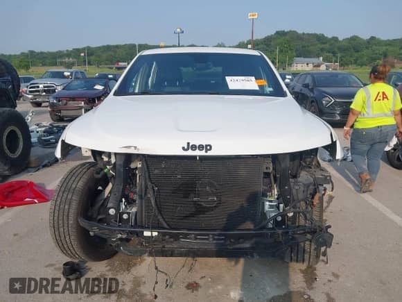 2018 Jeep Grand Cherokee Laredo с VIN 1C4RJFAGXJC121900, выставлен на аукционе IAAI как лот 42429505 с пробегом 72 351 миль миль и . История ставок и продаж доступна на DreamBid. Изображение 13.