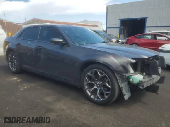 2015 Chrysler 300 S с VIN 2C3CCABG3FH802958, выставлен на аукционе Copart как лот 71697965 с пробегом 155 567 миль миль и Списание • Salvage title. История ставок и продаж доступна на DreamBid. Изображение 4.