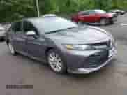 2019 Toyota Camry LE с VIN 4T1B11HK0KU808082, выставлен на аукционе IAAI как лот 42306880 с пробегом 59 284 миль миль и . История ставок и продаж доступна на DreamBid. Изображение 1.