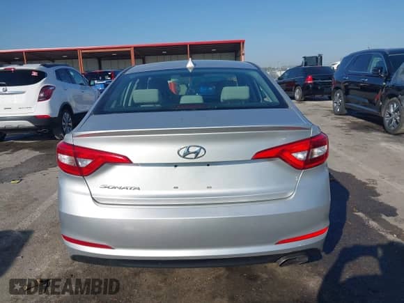 2016 Hyundai Sonata SE с VIN 5NPE24AF7GH408454, выставлен на аукционе IAAI как лот 43329953 с пробегом 95 602 миль миль и . История ставок и продаж доступна на DreamBid. Изображение 16.