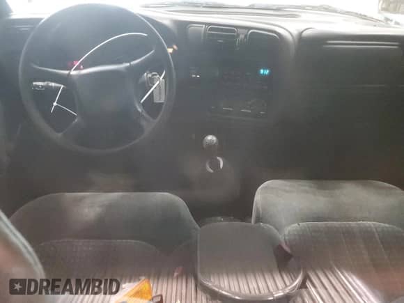 2000 Chevrolet S-10 с VIN 1GCCS1453YK259472, выставлен на аукционе Copart как лот 59375275 с пробегом 192 211 миль миль и На запчасти • Non repairable. История ставок и продаж доступна на DreamBid. Изображение 8.