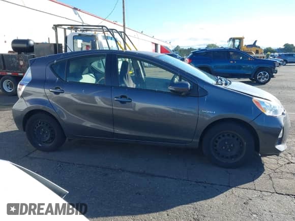 2014 Toyota Prius Two with VIN JTDKDTB31E1572282, listed as a IAAI auction lot 43371876 with 109,983 mi miles and . Bid and sale history available at DreamBid. Image 13.