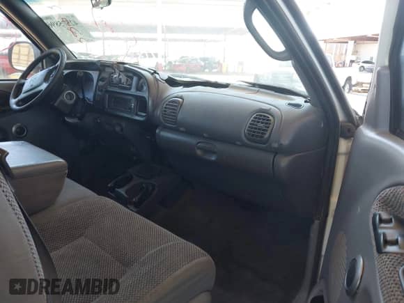 2001 Dodge 1500 with VIN 3B7HC13Y11M522202, listed as a IAAI auction lot 42575896 with 293,924 mi miles and . Bid and sale history available at DreamBid. Image 5.