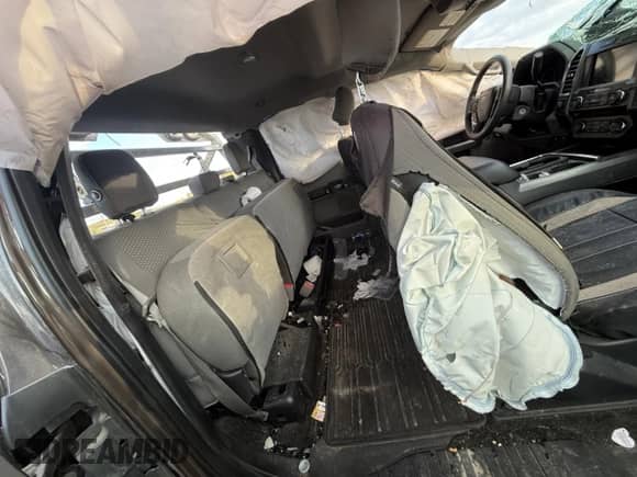 2017 Ford F-250 XL z VIN 1FT7X2B66HEB87122, wystawiony jako Copart lot #81216315 z przebiegiem 141 453 mil mil oraz Szkoda całkowita • Salvage title. Historia ofert i sprzedaży dostępna na DreamBid. Obrazek 6.