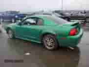 2000 Ford Mustang z VIN 1FAFP4044YF259492, wystawiony jako Copart lot #83942195 z przebiegiem Nie podano mil oraz Szkoda całkowita • Salvage title. Historia ofert i sprzedaży dostępna na DreamBid. Obrazek 2.