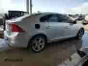 2014 Volvo S60 T5 с VIN YV1612FS2E2289562, выставлен на аукционе Copart как лот 70878145 с пробегом Не указан миль и Чистый • Clean title. История ставок и продаж доступна на DreamBid. Изображение 3.