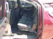 2010 Chevrolet Suburban LT z VIN 1GNUCJE07AR268426, wystawiony jako IAAI lot #42523275 z przebiegiem 252 841 mil mil oraz . Historia ofert i sprzedaży dostępna na DreamBid. Obrazek 8.