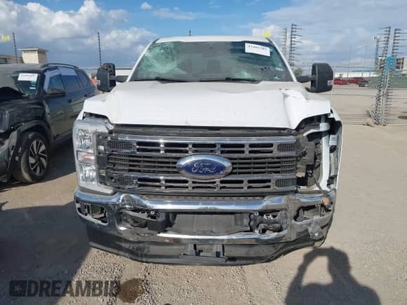2025 Ford F-250 XL с VIN 1FT7W2BT9SEC52691, выставлен на аукционе IAAI как лот 43405383 с пробегом 28 811 миль миль и . История ставок и продаж доступна на DreamBid. Изображение 6.