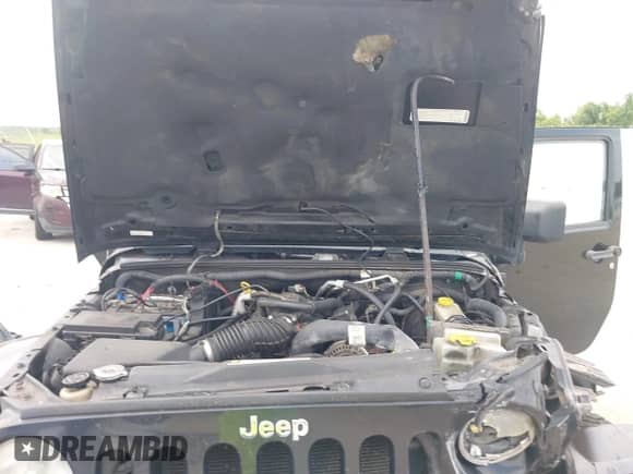 2008 Jeep Wrangler Unlimited Sahara с VIN 1J4GA59138L573998, выставлен на аукционе IAAI как лот 42582065 с пробегом 156 855 миль миль и . История ставок и продаж доступна на DreamBid. Изображение 10.