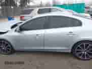 2018 Volvo S60 Dynamic с VIN YV140MTL8J2465284, выставлен на аукционе IAAI как лот 41301104 с пробегом 107 227 миль миль и . История ставок и продаж доступна на DreamBid. Изображение 14.