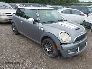 2007 MINI Hardtop S с VIN WMWMF735X7TL87338, выставлен на аукционе IAAI как лот 42783840 с пробегом Не указан миль и . История ставок и продаж доступна на DreamBid. Изображение 1.