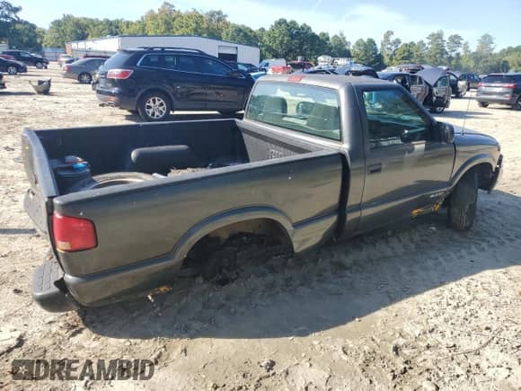 2002 Chevrolet S-10 с VIN 1GCCS145628258286, выставлен на аукционе Copart как лот 81591625 с пробегом 103 129 миль миль и Списание • Salvage title. История ставок и продаж доступна на DreamBid. Изображение 3.
