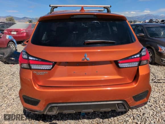 2020 Mitsubishi Outlander ES с VIN JA4AP3AU4LU015305, выставлен на аукционе Copart как лот 68162145 с пробегом 101 727 миль миль и Списание • Salvage title. История ставок и продаж доступна на DreamBid. Изображение 6.