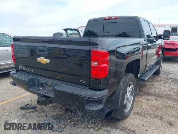 2015 Chevrolet Silverado 2500HD LTZ с VIN 1GC1KWE8XFF642344, выставлен на аукционе IAAI как лот 43053101 с пробегом 169 693 миль миль и . История ставок и продаж доступна на DreamBid. Изображение 4.