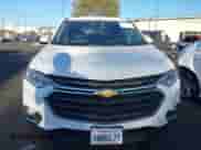 2021 Chevrolet Traverse LT Cloth z VIN 1GNERGKW9MJ194119, wystawiony jako IAAI lot #43018197 z przebiegiem 45 817 mil mil oraz . Historia ofert i sprzedaży dostępna na DreamBid. Obrazek 12.