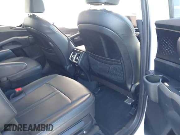 2025 Kia Sorento EX с VIN 5XYRH4JF7SG323758, выставлен на аукционе IAAI как лот 43367431 с пробегом 25 885 миль миль и . История ставок и продаж доступна на DreamBid. Изображение 8.