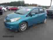 2014 Nissan Note SV z VIN 3N1CE2CPXEL384501, wystawiony jako IAAI lot #43303315 z przebiegiem 116 599 mil mil oraz . Historia ofert i sprzedaży dostępna na DreamBid. Obrazek 2.