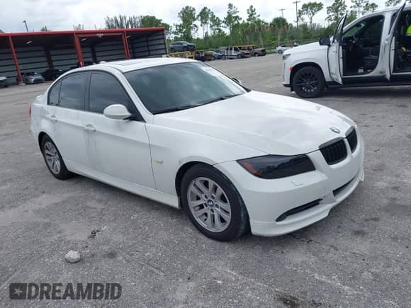 2007 BMW 3 Series 328xi z VIN WBAVC93577KX60169, wystawiony jako IAAI lot #43103137 z przebiegiem 167 734 mil mil oraz . Historia ofert i sprzedaży dostępna na DreamBid. Obrazek 1.