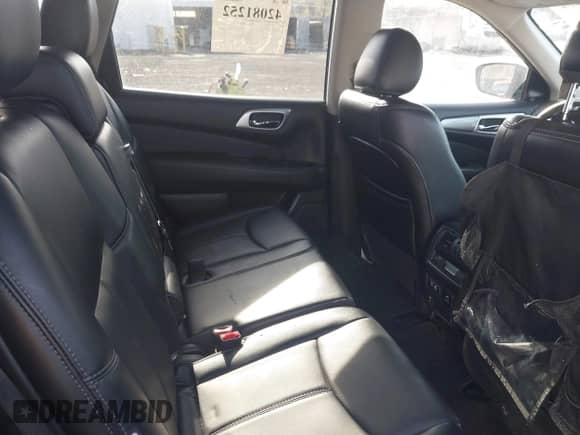 2019 Nissan Pathfinder S z VIN 5N1DR2MN6KC630742, wystawiony jako IAAI lot #42081252 z przebiegiem 118 448 mil mil oraz . Historia ofert i sprzedaży dostępna na DreamBid. Obrazek 8.