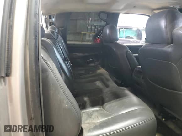 2006 Chevrolet Silverado 1500 LT3 z VIN 2GCEK13T561192377, wystawiony jako Copart lot #81331635 z przebiegiem 306 551 mil mil oraz Szkoda całkowita • Salvage title. Historia ofert i sprzedaży dostępna na DreamBid. Obrazek 10.