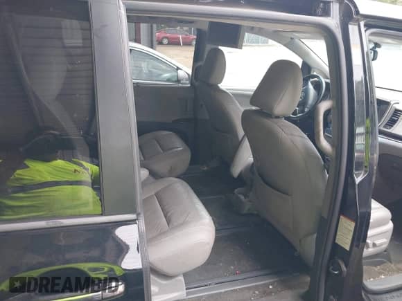 2016 Toyota Sienna Limited Premium with VIN 5TDDK3DC4GS135362, listed as a IAAI auction lot 43299081 with 199,342 mi miles and . Bid and sale history available at DreamBid. Image 8.