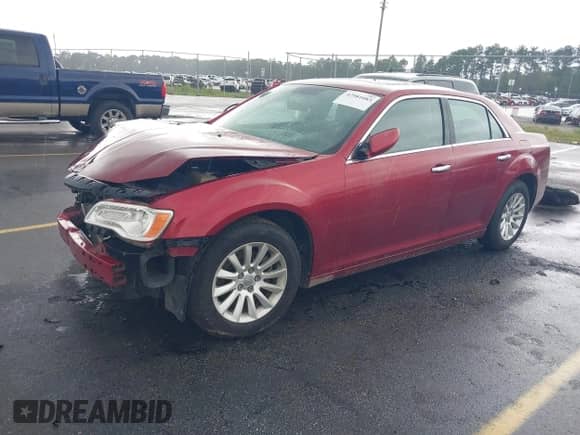 2013 Chrysler 300 с VIN 2C3CCAAG2DH573414, выставлен на аукционе IAAI как лот 42981083 с пробегом 142 958 миль миль и . История ставок и продаж доступна на DreamBid. Изображение 2.