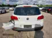 2015 Volkswagen Tiguan S с VIN WVGAV7AX7FW509515, выставлен на аукционе Copart как лот 81681295 с пробегом 142 593 миль миль и Списание • Salvage title. История ставок и продаж доступна на DreamBid. Изображение 6.