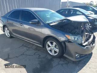 2014 Toyota Camry SE with VIN 4T1BF1FK7EU324662, listed as a IAAI auction lot 43475626 with 130,726 mi miles and . Bid and sale history available at DreamBid. Image 1.