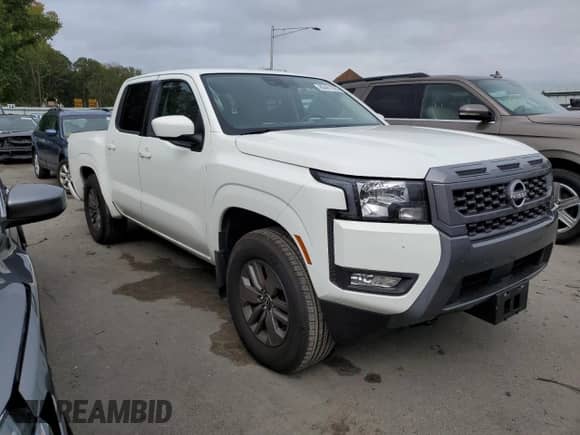 2025 Nissan Frontier Pro-4X z VIN 1N6ED1EK7SN603735, wystawiony jako Copart lot #80461395 z przebiegiem 8 014 mil mil oraz Szkoda całkowita • Salvage title. Historia ofert i sprzedaży dostępna na DreamBid. Obrazek 4.