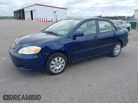 2003 Toyota Corolla LE z VIN 1NXBR32E43Z099701, wystawiony jako IAAI lot #43503671 z przebiegiem 199 321 mil mil oraz . Historia ofert i sprzedaży dostępna na DreamBid. Obrazek 2.