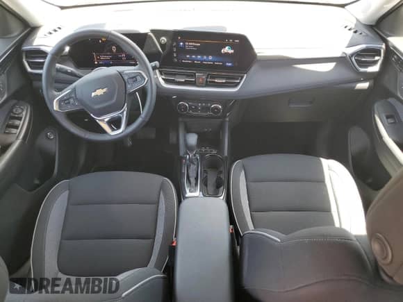 2024 Chevrolet TrailBlazer LT with VIN KL79MPSL2RB094991, listed as a Copart auction lot 64328055 with 4,794 mi miles and Salvage title. Bid and sale history available at DreamBid. Image 8.