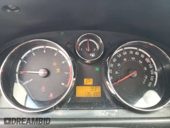 2008 Saturn VUE XE z VIN 3GSCL33PX8S579795, wystawiony jako Copart lot #73179904 z przebiegiem 136 180 mil mil oraz Szkoda całkowita • Salvage title. Historia ofert i sprzedaży dostępna na DreamBid. Obrazek 9.