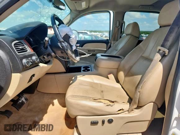 2008 Chevrolet Silverado 3500HD DRW LTZ с VIN 1GCJK33678F134271, выставлен на аукционе Copart как лот 61677885 с пробегом 485 329 миль миль и Списание • Salvage title. История ставок и продаж доступна на DreamBid. Изображение 7.