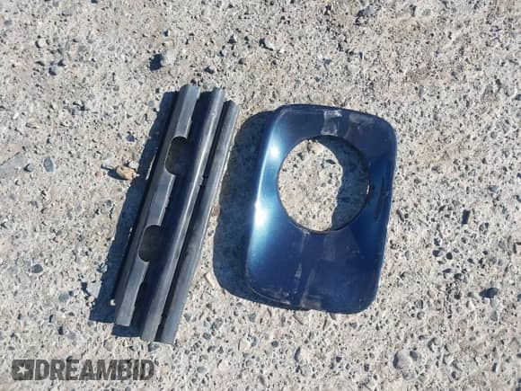 2009 Honda Pilot Touring with VIN 5FNYF489X9B007452, listed as a IAAI auction lot 43262557 with 206,355 mi miles and . Bid and sale history available at DreamBid. Image 12.