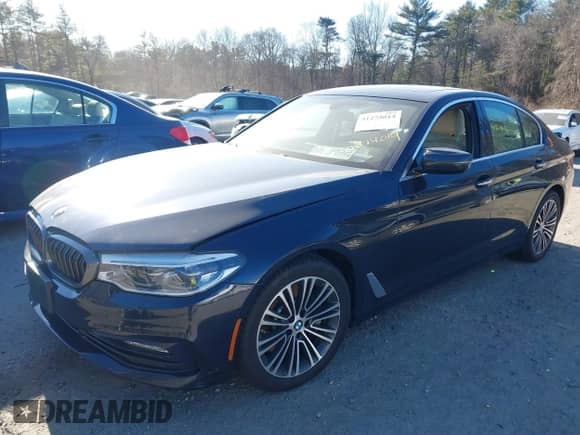 2017 BMW 5 Series 540i xDrive с VIN WBAJE7C35HG890306, выставлен на аукционе IAAI как лот 41274014 с пробегом 84 604 миль миль и . История ставок и продаж доступна на DreamBid. Изображение 2.